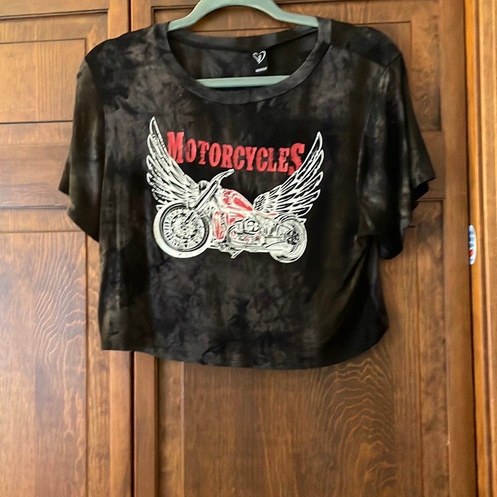 Crop top, loose, barely ever worn